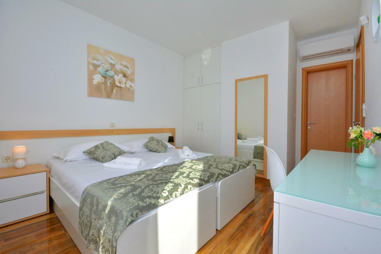 Villa Authentica With Heated Pool Grebaštica Extérieur photo